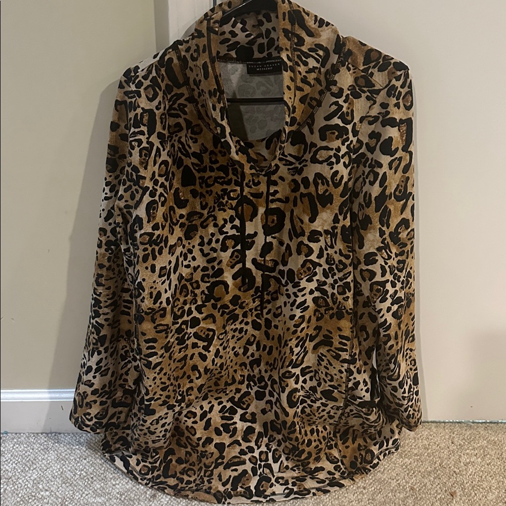 Susan Graver Chic Leopard Print tunic knit Blouse